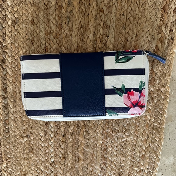 Nine West wallet - Picture 2 of 3